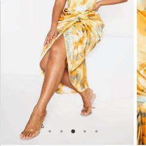 Orange tie-dye rouched midi skirt